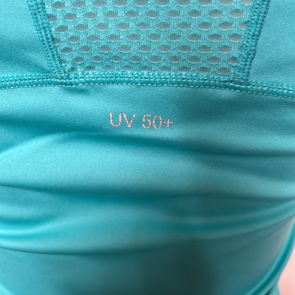Diadora teal workout shirt tag doesn’t say size but I am guessing small - Picture 5 of 5